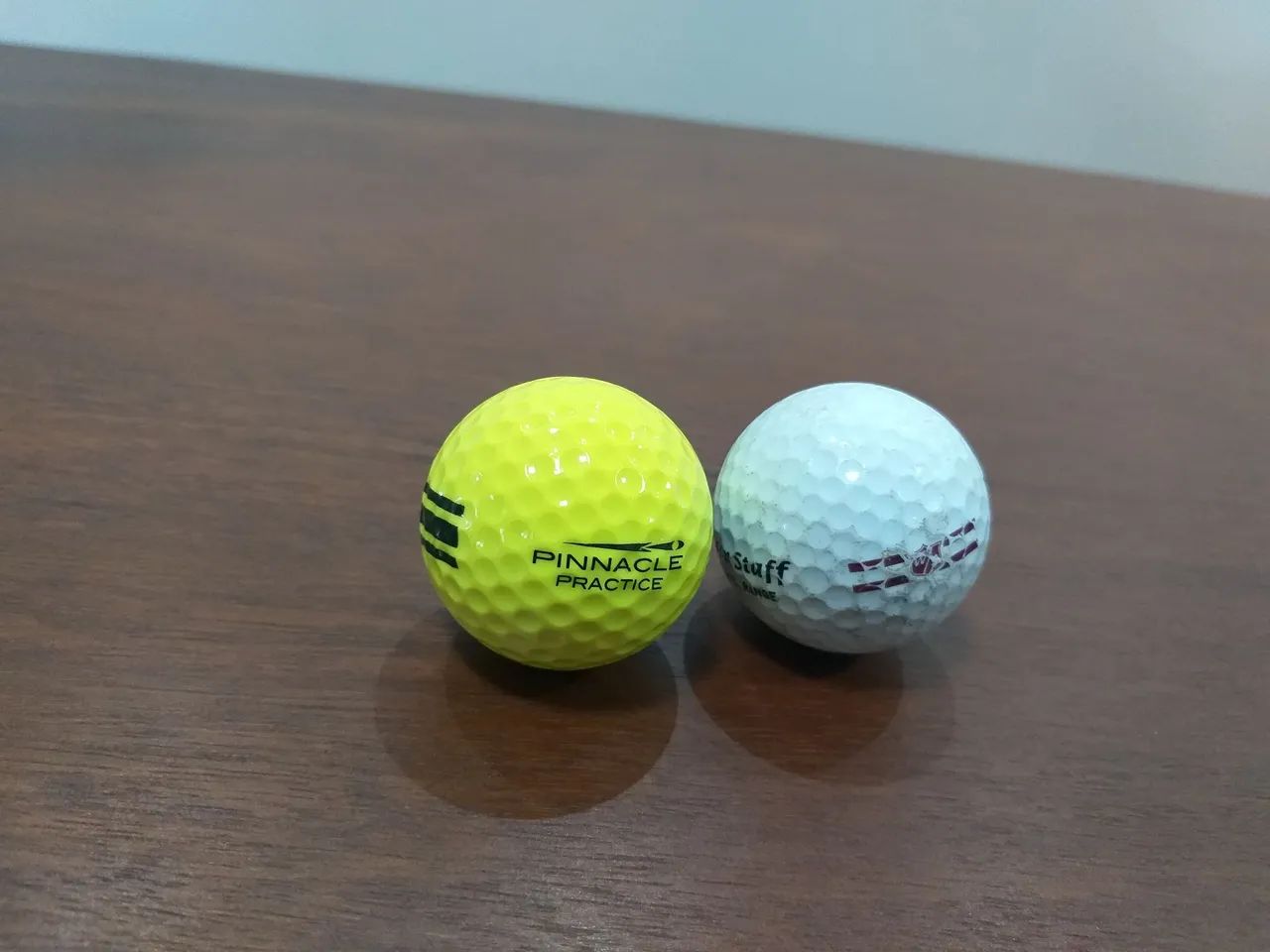 2 Bolas Golfe 1 Nova e 1 Usada  - Foto 3
