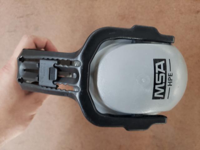 Abafator concha MSA Hpe com arco usado - Foto 2