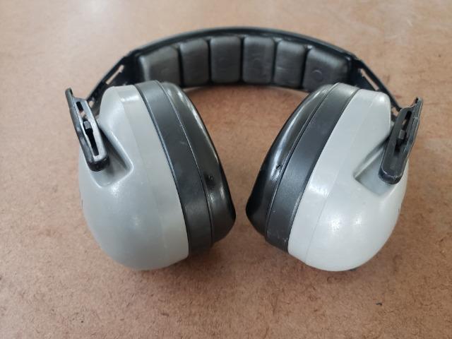 Abafator concha MSA Hpe com arco usado - Foto 3