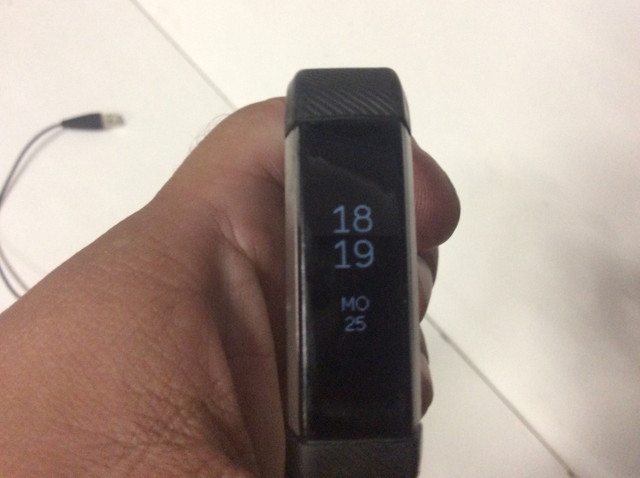 Relógio smartwatch fitbit - Foto 3