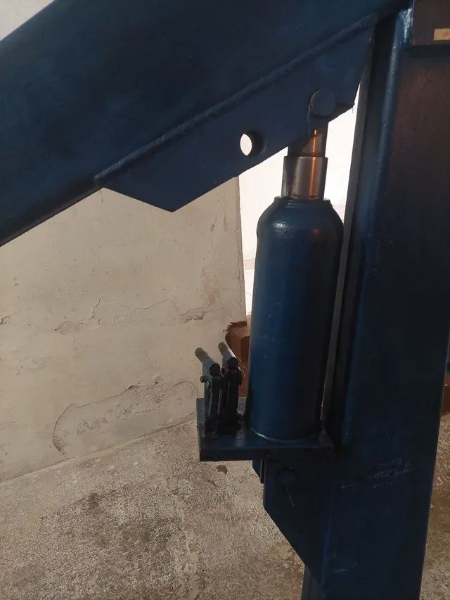 Girafa 2 toneladas semi nova - Foto 3