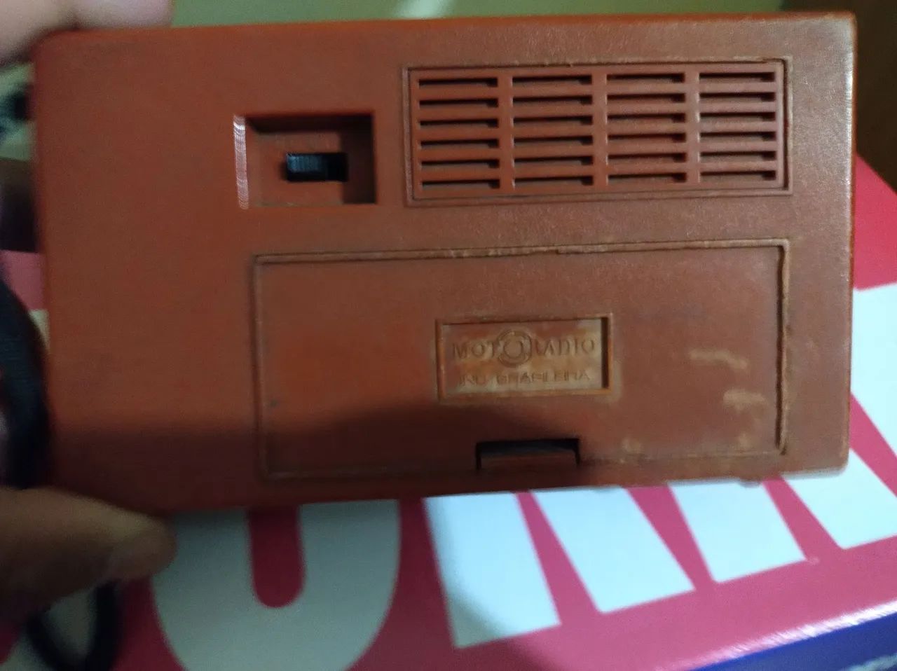 Rádio pequeno antigo - Foto 4