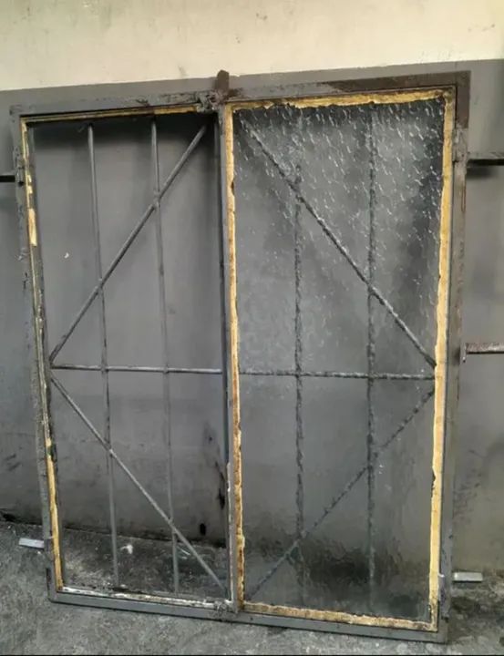 Janelas com grade e Sem grade64842084787713121