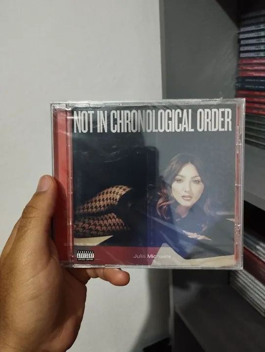 Julia Michaels - Not In Chronological Order // IMPORTADO