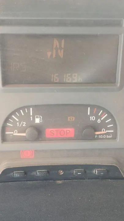 MB Axor 4144 10/11 6x4 c/caçamba 16m³  - Foto 7