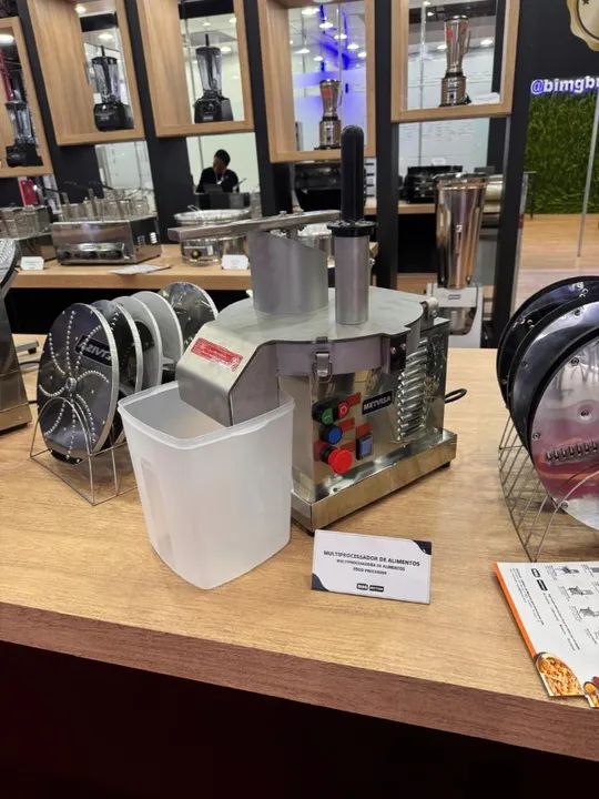 Processador de alimentos industrial com 6 discos ralar,desfiar e fatiar
