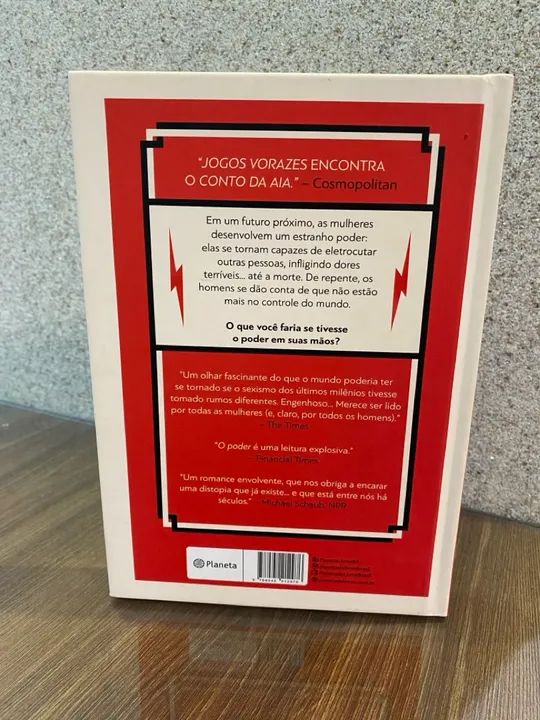Livro O Poder Capa dura da Naomi Alderman - Foto 2