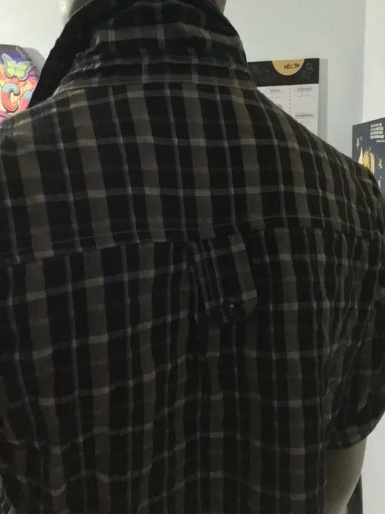 Camisa xadrez preta marca flor de menina tamanho GG Sou de Santos - Foto 3