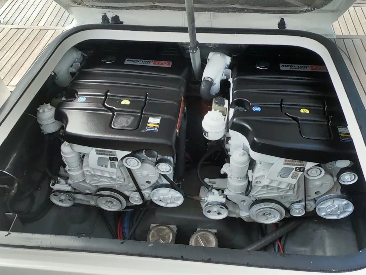 Phantom 300 - 2012 x2 Mercruiser QSD 170 HP ñ Focker Triton Armada Cimitarra Real  - Foto 14