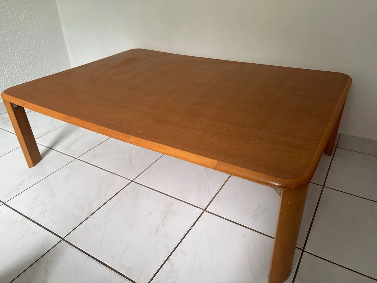 Mesa de madeira em ótimo estado