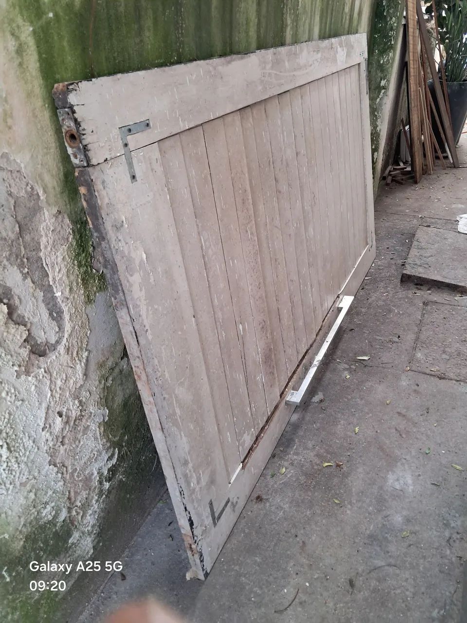 Porta de madeira  usada bom estado madeira nobre