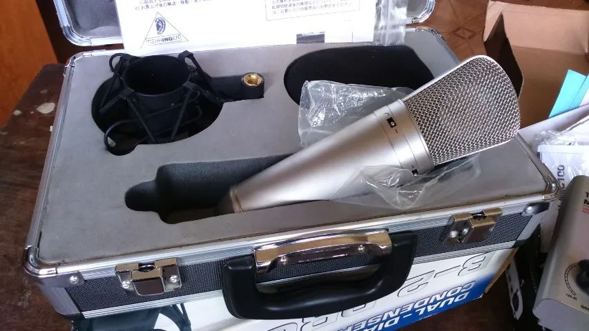 Microfone Behringer B2 Pro excelente estado na maleta, caixa manuais e tags