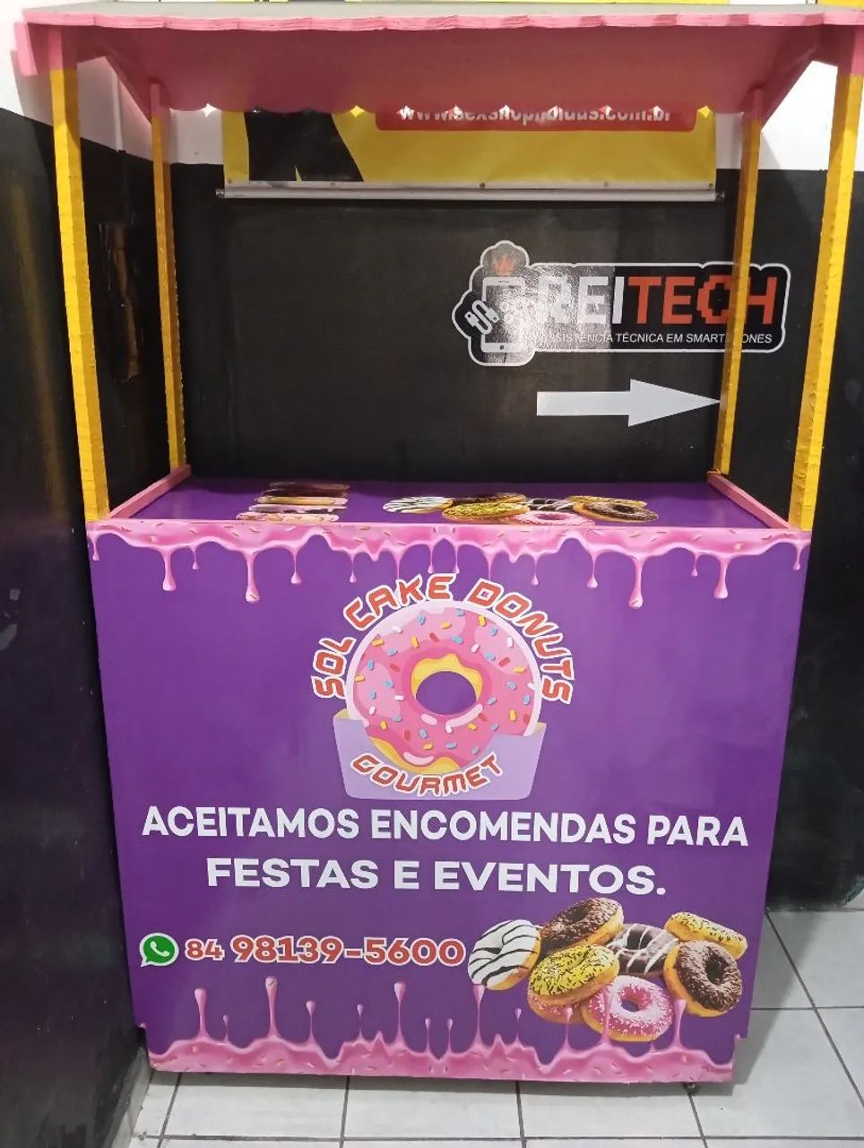 Barraca de madeira com rodinhas 