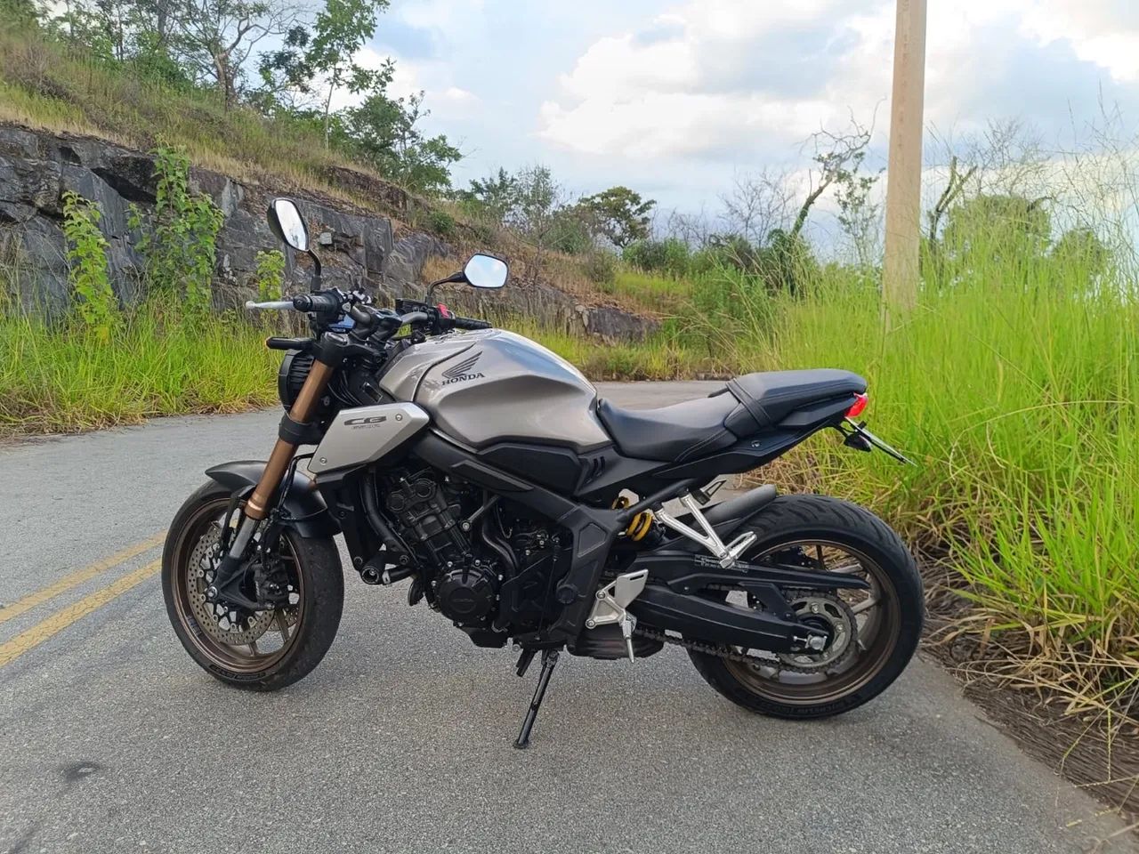 CB 650R - Foto 3