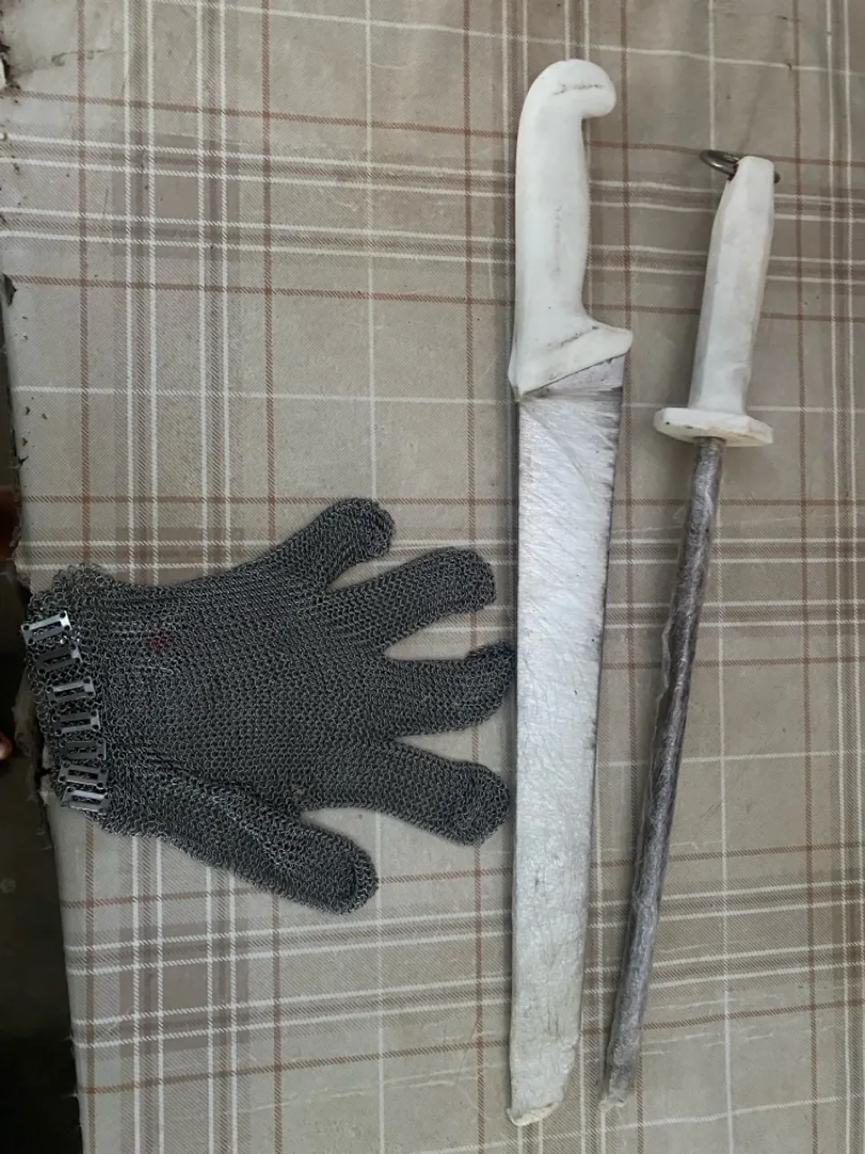 Kit açougueiro: luva, faca e chaira