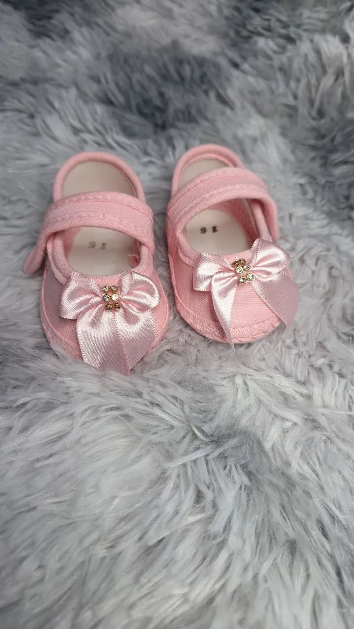 Sapatinhos de bebê menina temos de meninos também R$ 16 reais cada - Foto 3