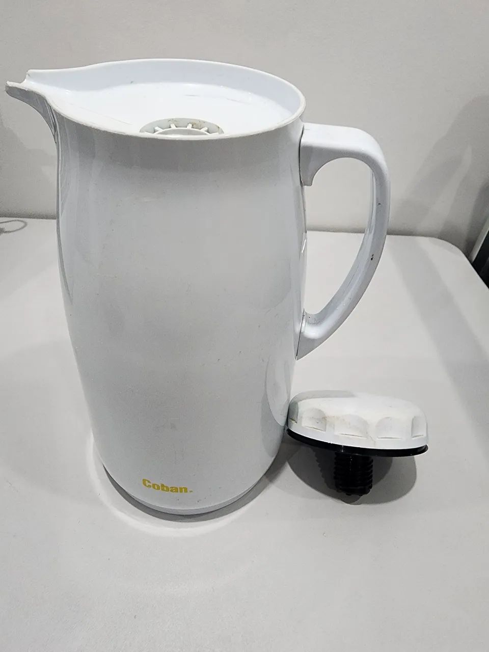 Garrafa Térmica Coban - Ideal para suas bebidas quentes ou frias 1,5L - Foto 4
