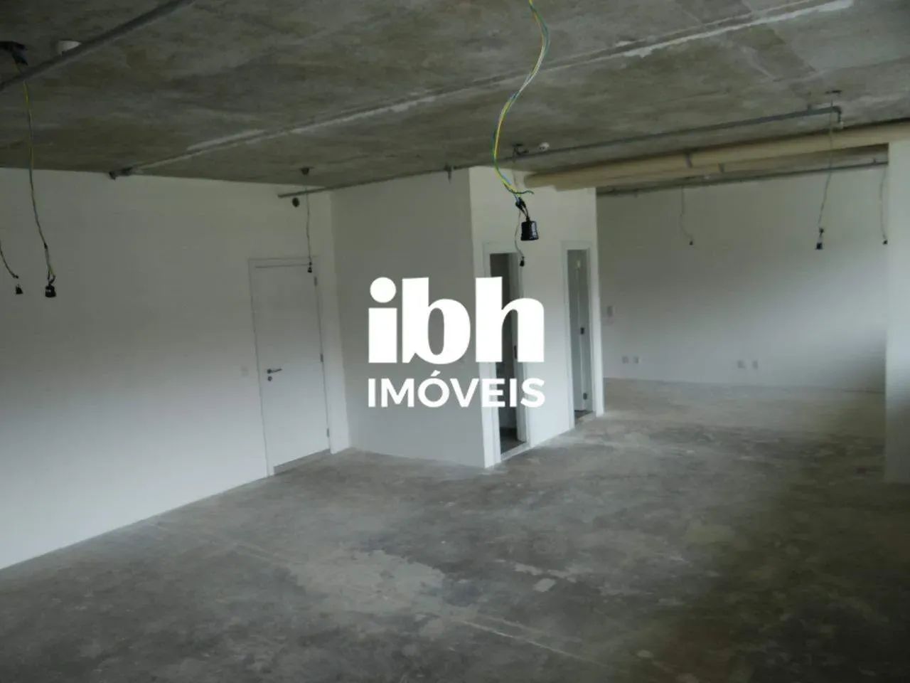 CONJUNTO DE SALAS PARA ALUGAR COM 82M², 3 BANHEIROS, 2 VAGAS DE GARAGEM NO VALE DO SERENO. - Foto 3