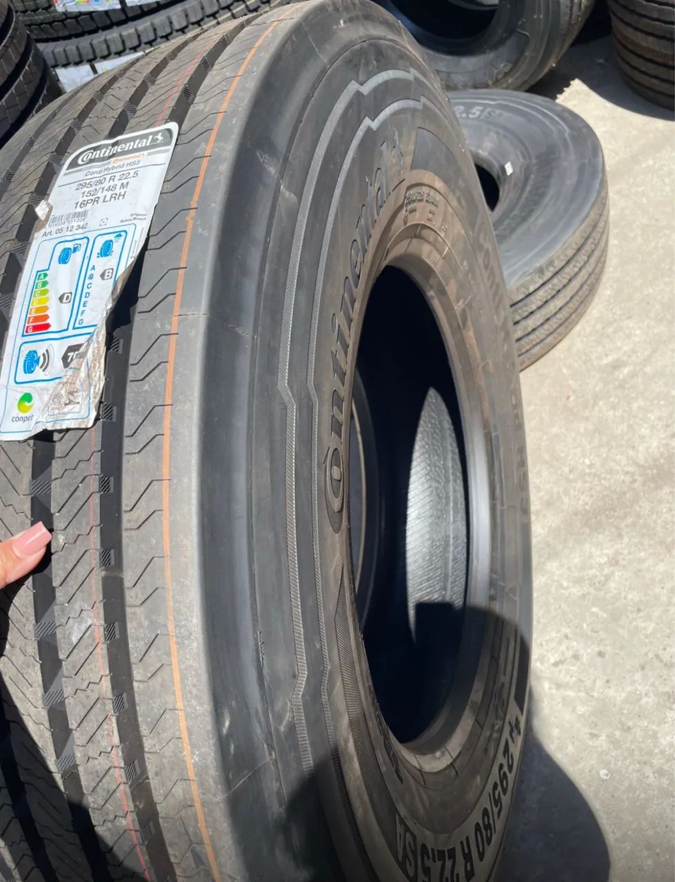 Pneu Continental 295/80 R22.5 liso - Foto 2