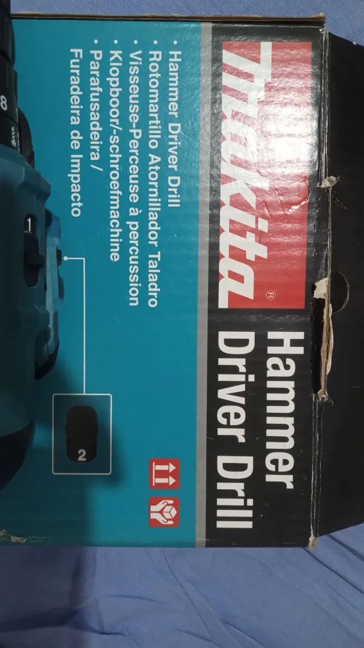 Furadeira e parafusadeira de impacto Makita 