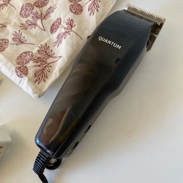 C245 Máquina de cabelo e barbear Quantum 110v barbearia cabeleireiro  - Foto 4