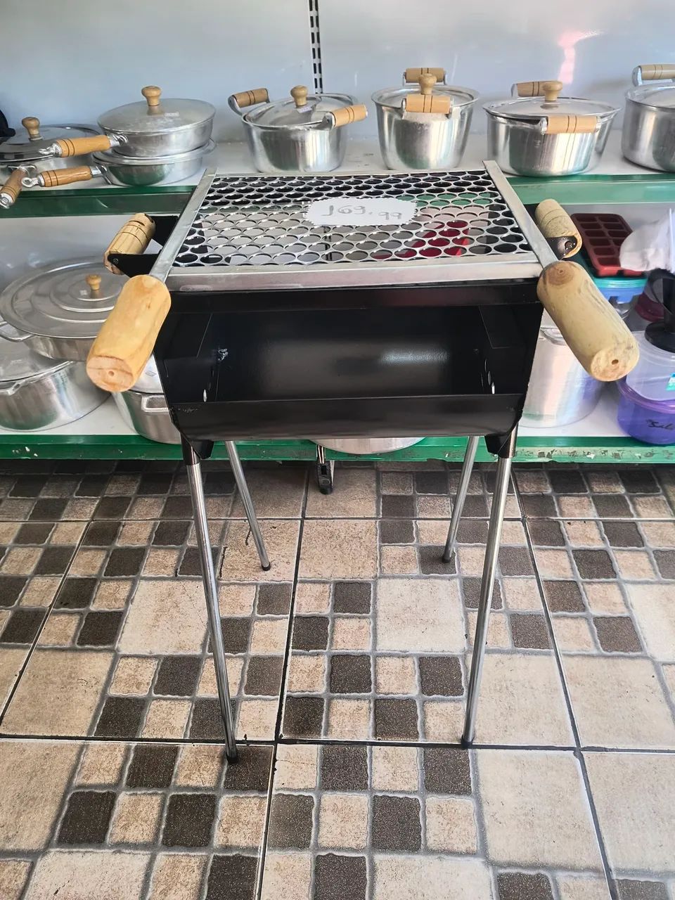 Churrasqueira com pés - Foto 3