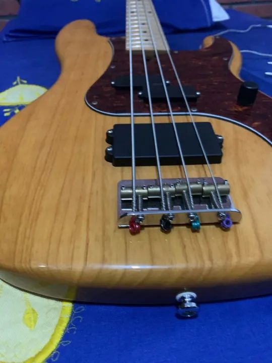 Baixo 4 Cordas Condor Music Man Custom  Ativo EMG - Foto 4