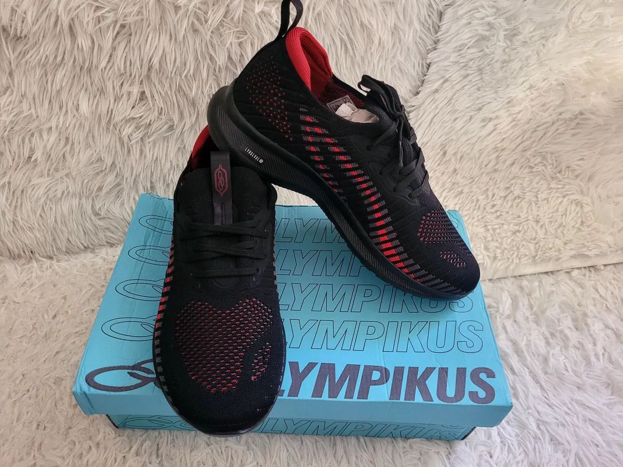 Tênis Olympikus Pretos com Detalhes Vermelhos - Foto 2