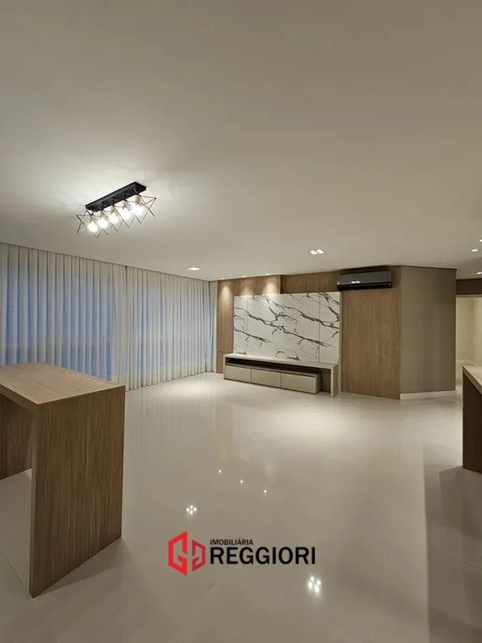 ALUGUEL ANUAL 4 SUITES 3 VAGAS BALNEARIO CAMBORIU