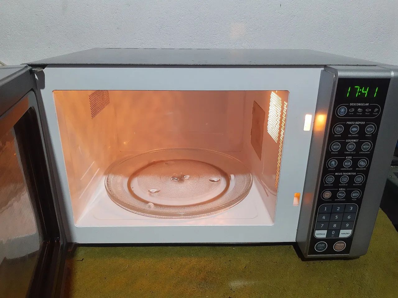 Microondas Electrolux Gril Espelhado 31 Litros  - Foto 3