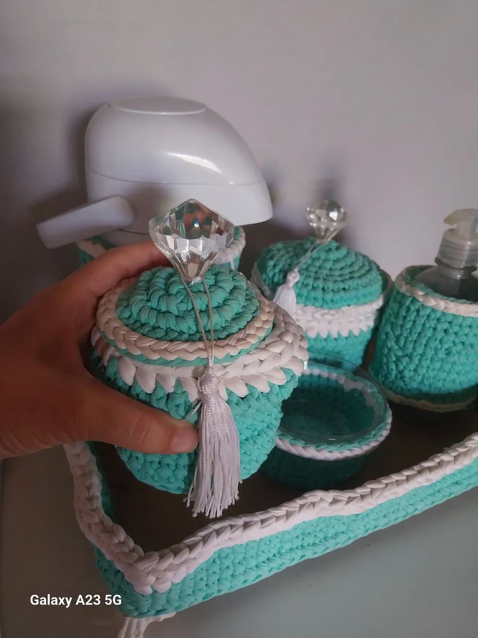 Kit higiene Bebê em croche 8 peças com garrafa térmica - Foto 4