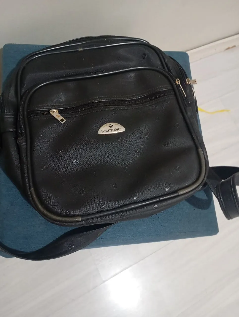 Bolsa de ombro Samsonite preta