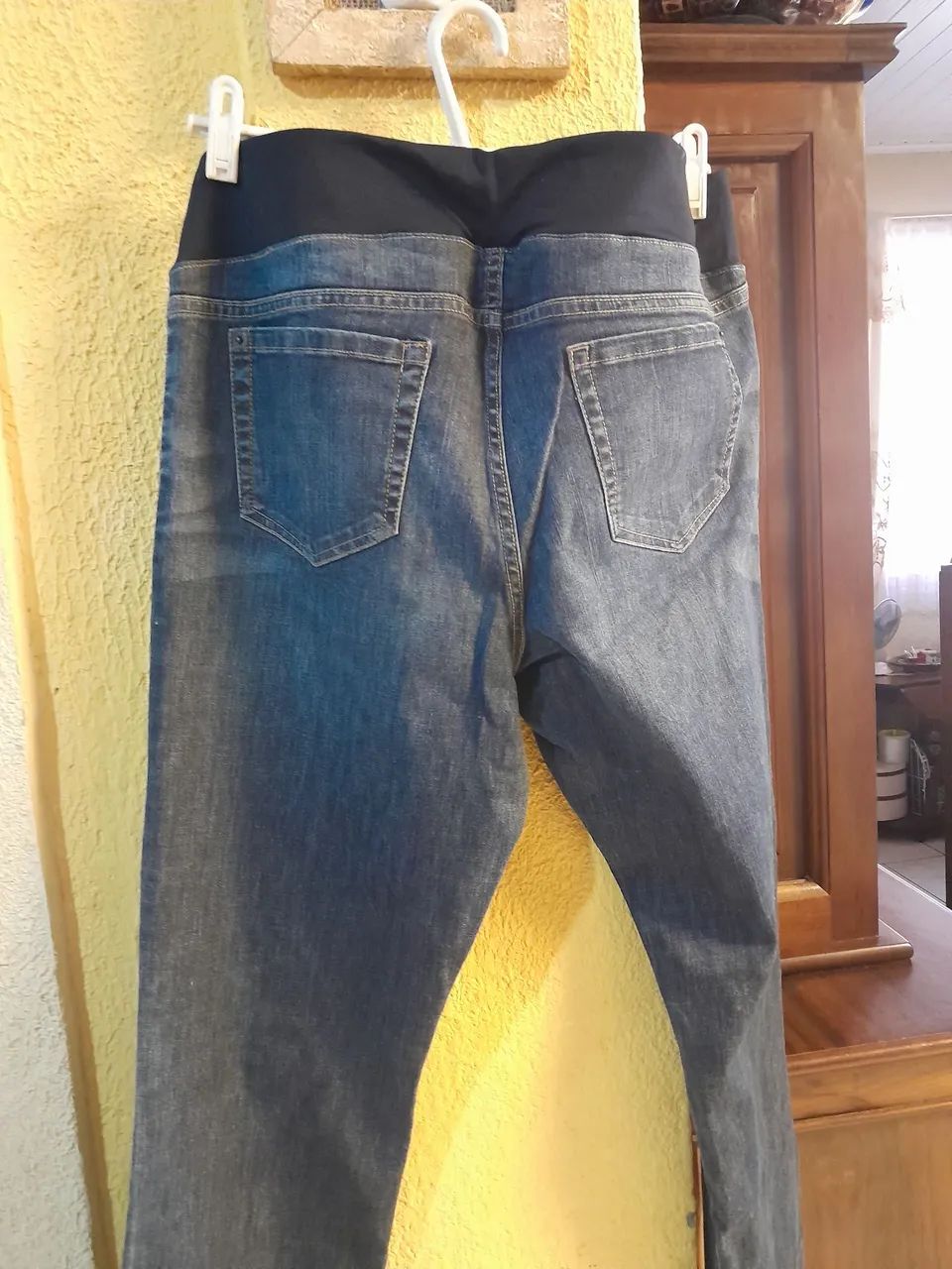 Calça jeans com elástico e elastano para gestante G/GG - Foto 5