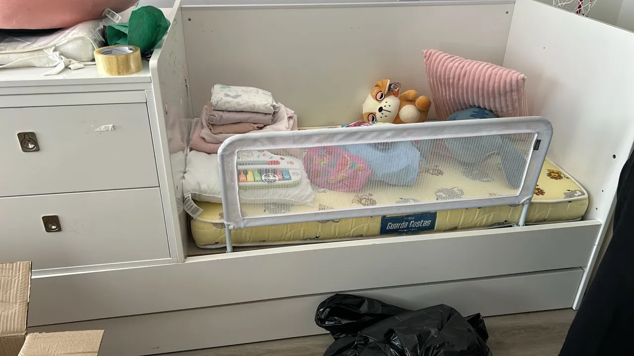 Berço cama infantil Sol e Mar Divicar usada