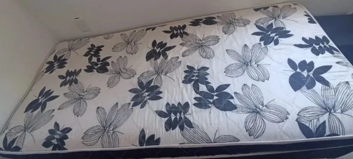 Cama box solteiro - Base preta com colchão embutido - Foto 4