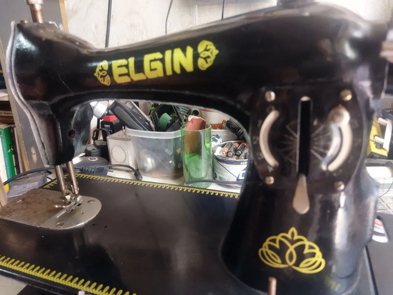 Máquina de Costura Elgin - Foto 5