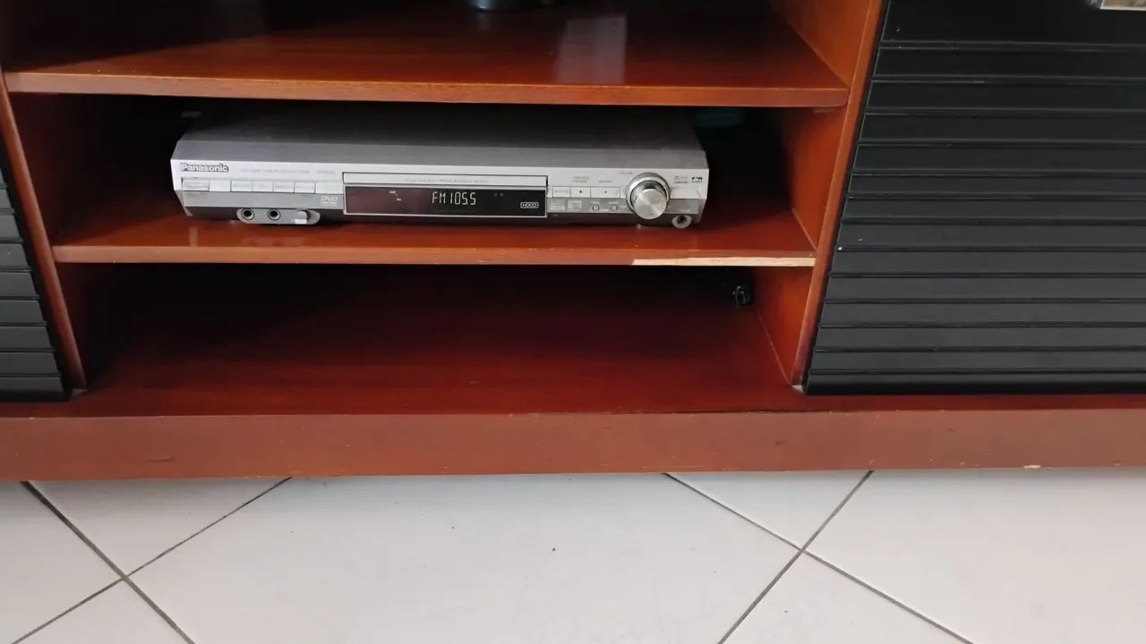 Rack de madeira com painel  - Foto 2