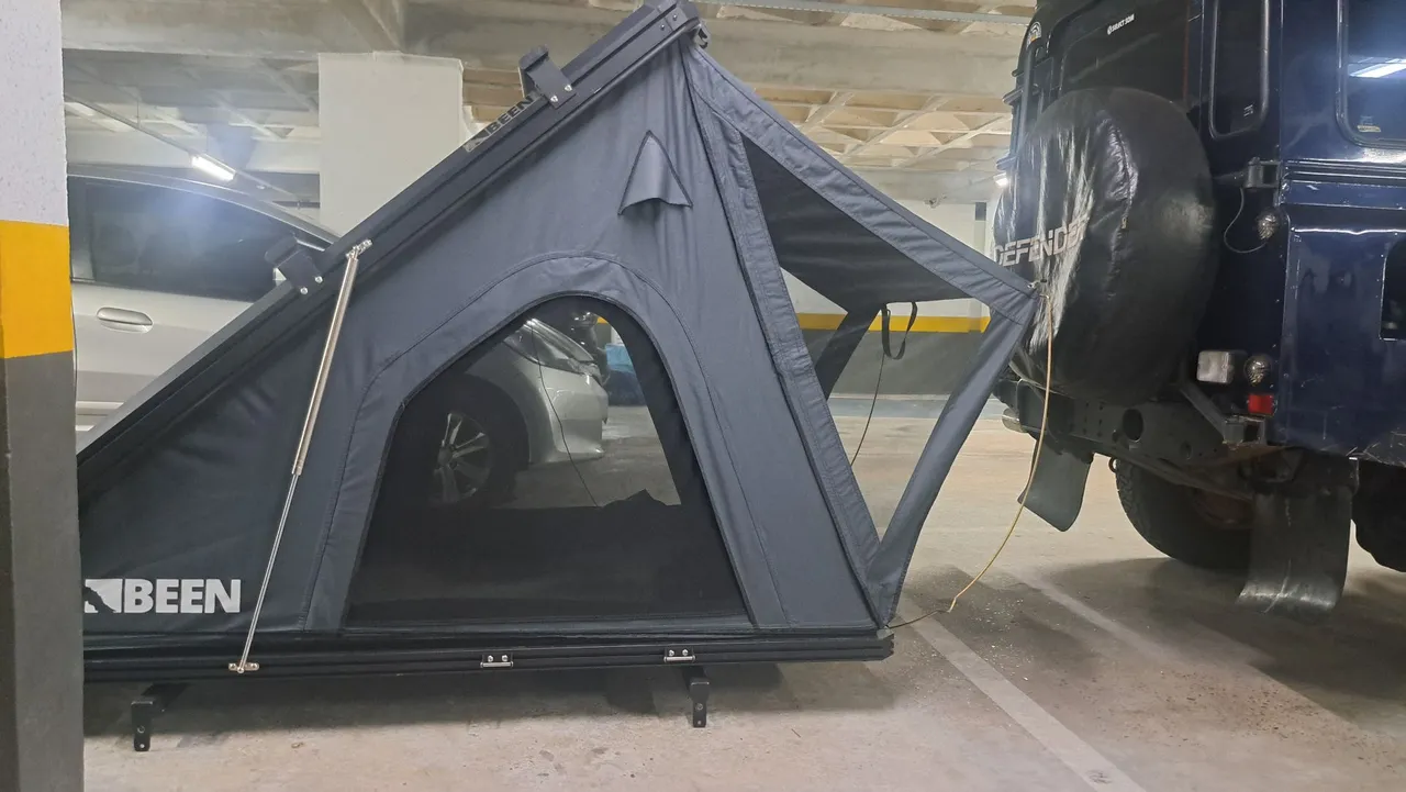 Barraca de teto rigida para carro, semi nova, NOMAD 2 da Been Brasil