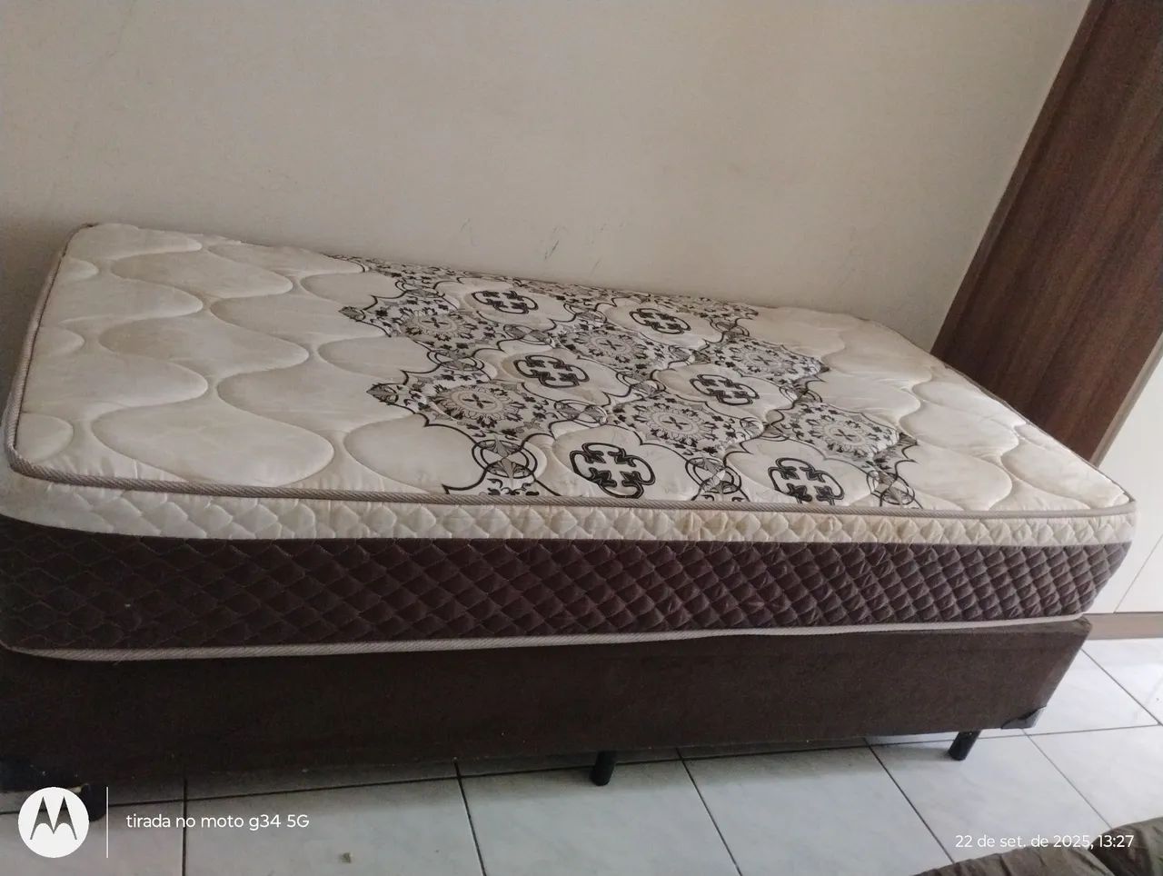 Cama de solteiro box