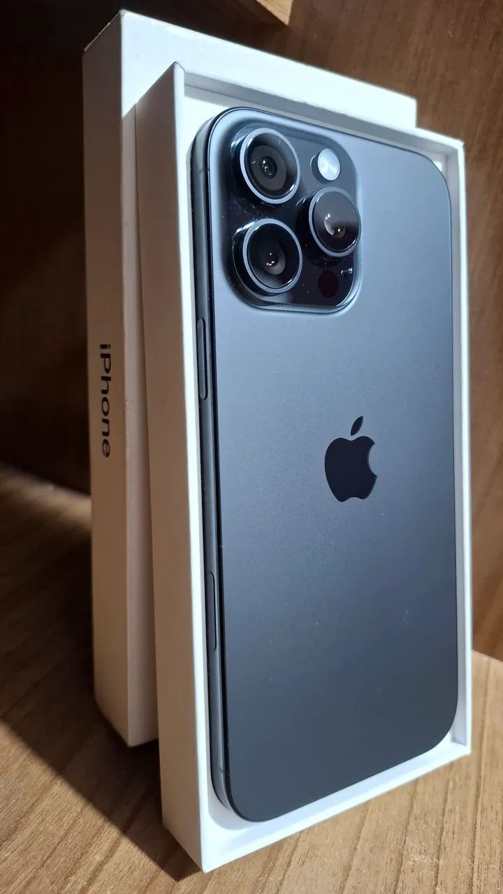 iPhone 16 pro max - 256GB - 64 ciclos - Bateria 100% - Celulares e