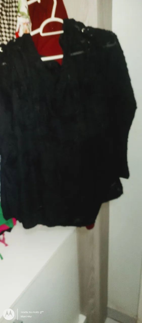 Blusa preta design elegante  - Foto 2