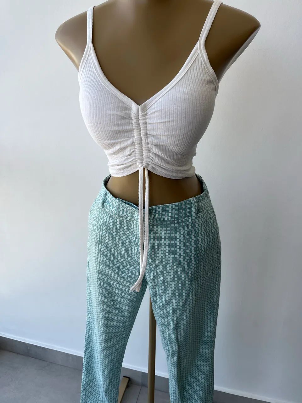 Top, calça e melissa - Foto 3