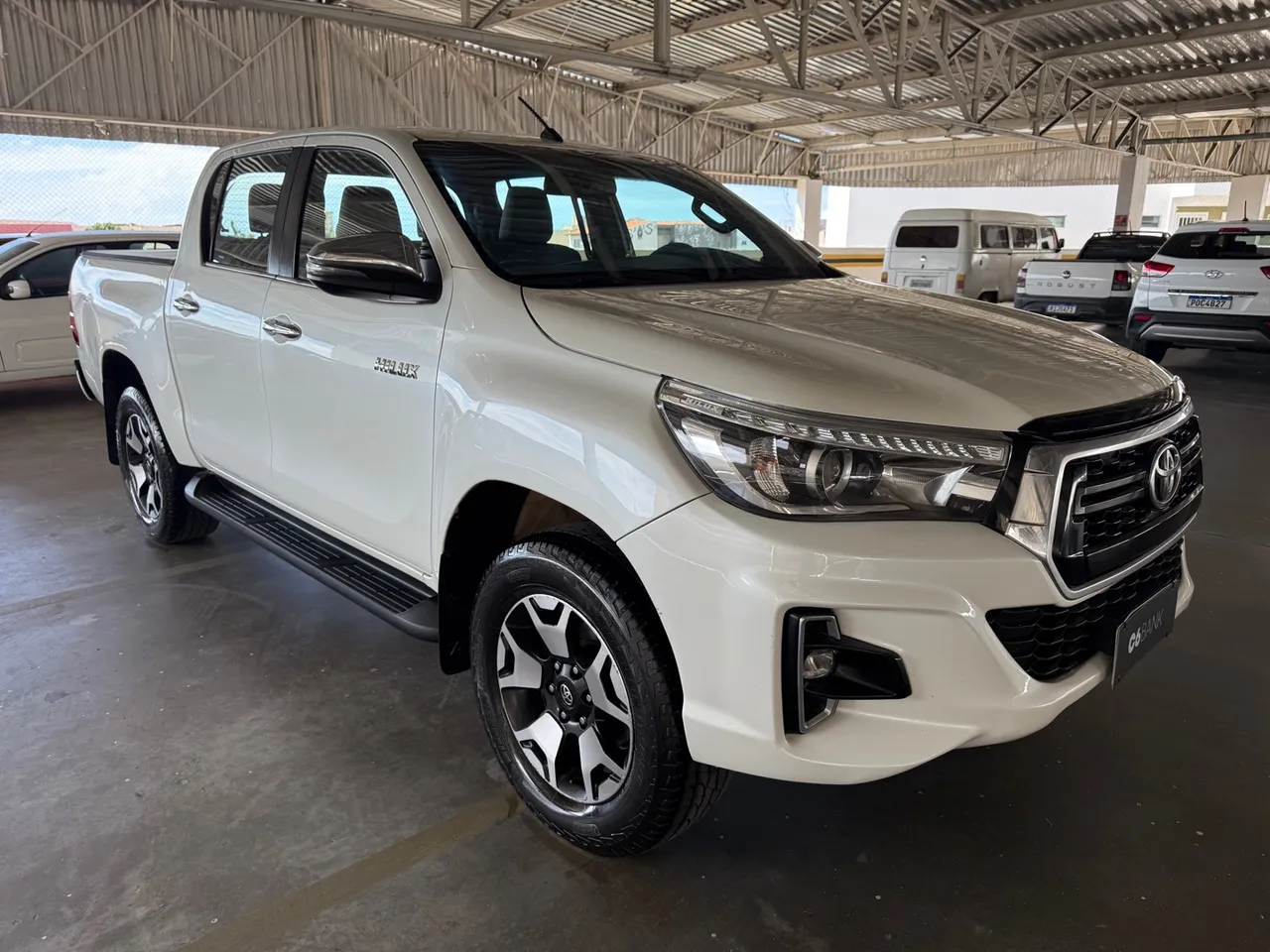 OPORTUNIDADE HILUX SRX ANO 2020 COR BRANCO PEROLA IPVA 2025 PAGO ( KM 110.000 )