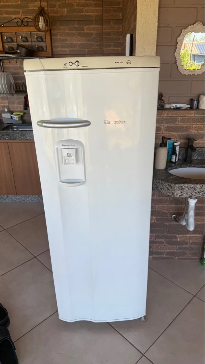 Oportunidade- Geladeira Electrolux RW34