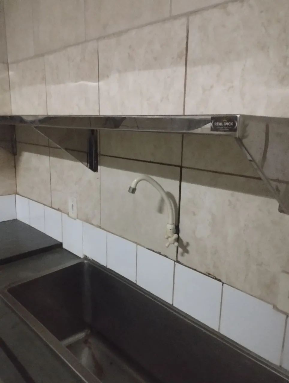 Prateleira de parede em aço inox 
