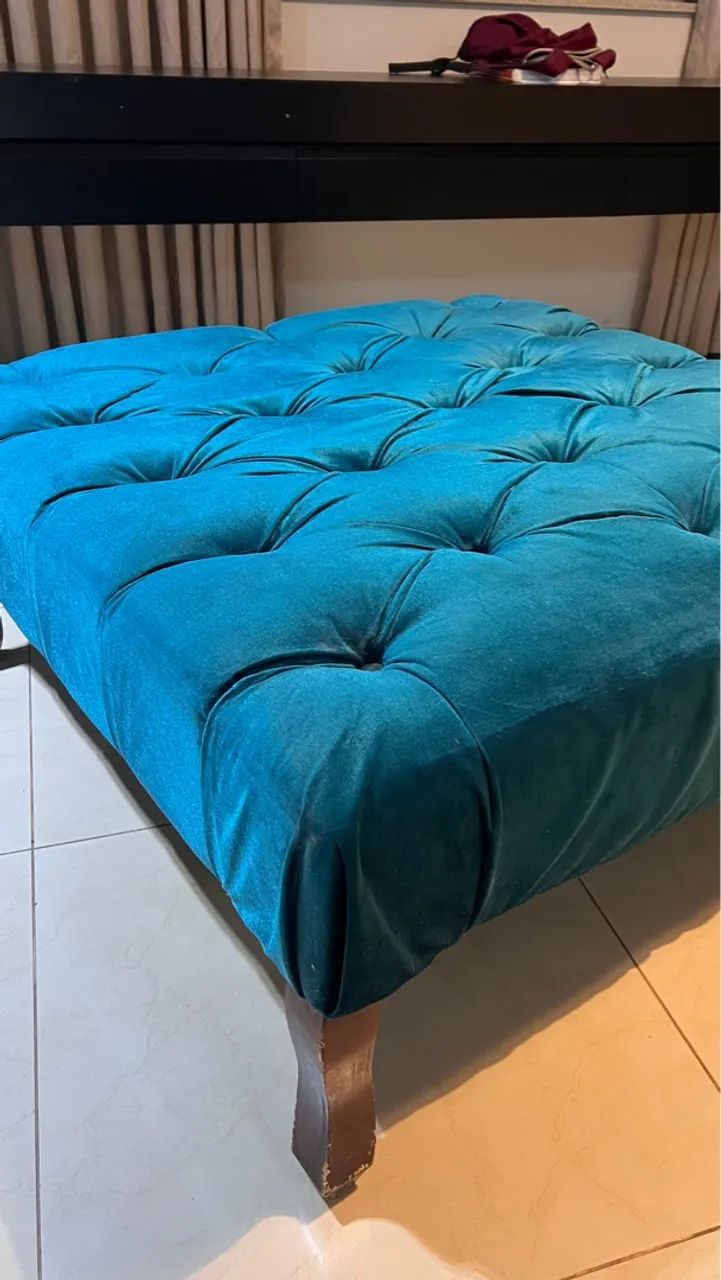 Puff Turquesa com Design Clássico - Foto 3