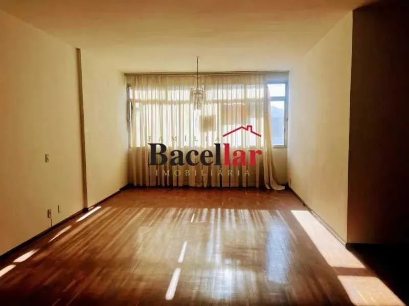 Apartamento - / Residencial / Tijuca