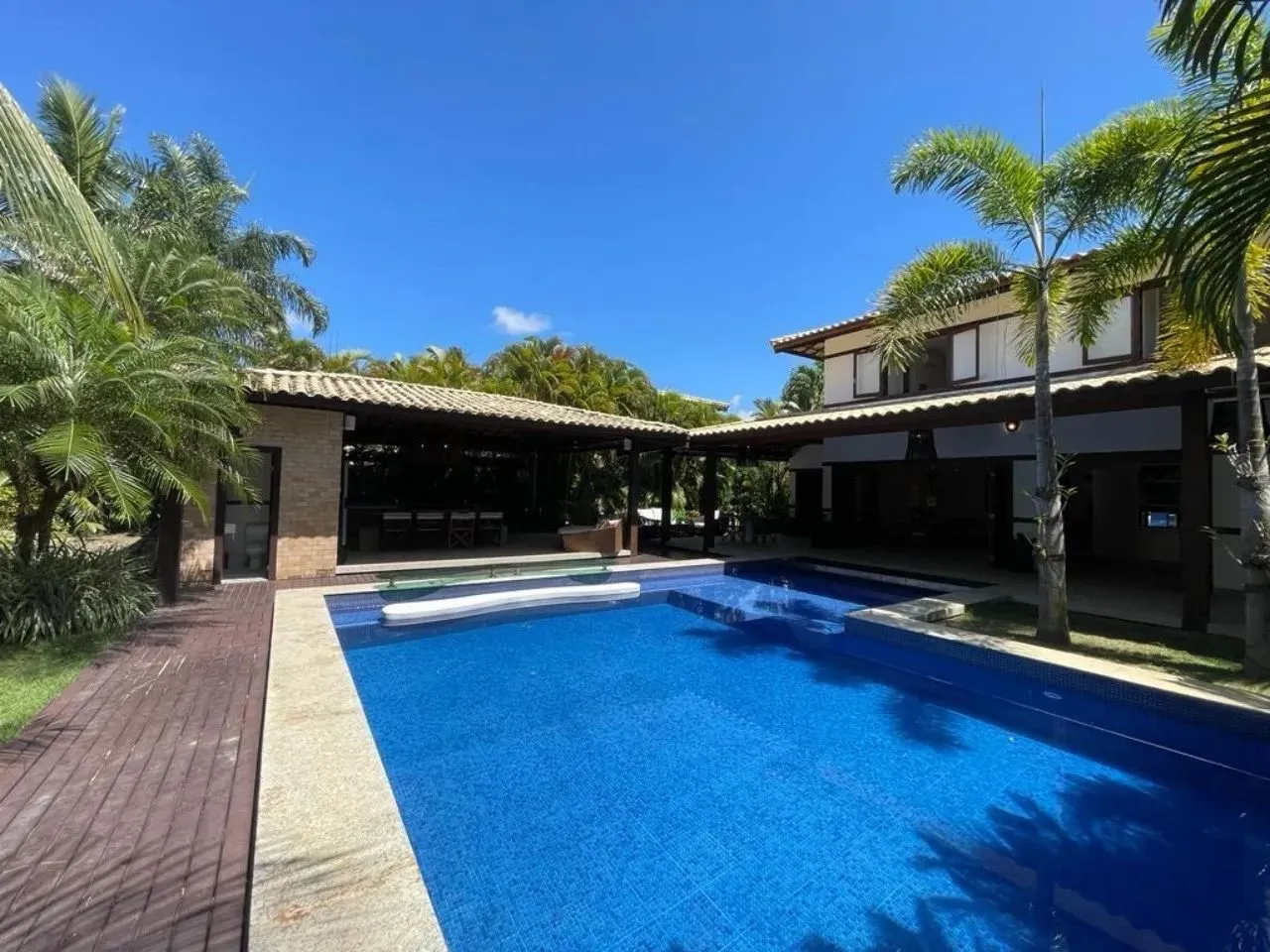 PRAIA DO FORTE 5/4 3 SUÍTES [ PORTEIRA FECHADA ] R$ 3.950.000,00
