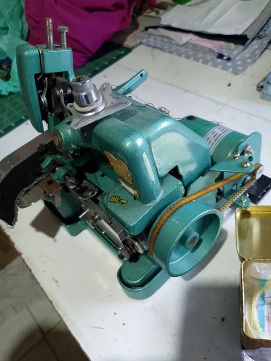 Máquinas overloque chinesinha e brother  - Foto 3