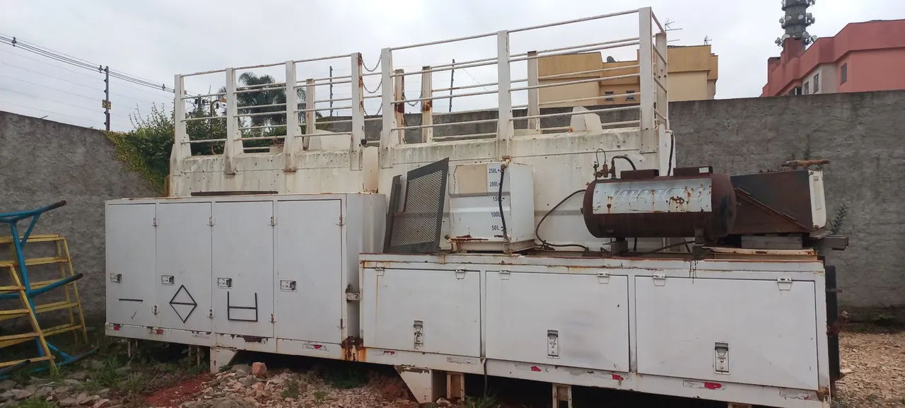 Máquina Industrial para Diversas Aplicações(comboio)
